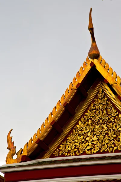 Asia thailandia in croce colori tetto wat palazzi — Foto Stock