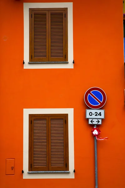 Red europe      in  the milano old   window  stret signal — Stock Photo, Image