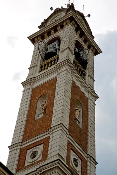 Sonniger Tag Mailand alte abstrakte Statue in Italien — Stockfoto