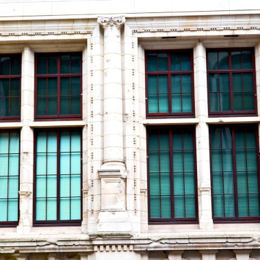 Londra 'daki eski Windon Duvarı tuğlayla ve camla kapladı 