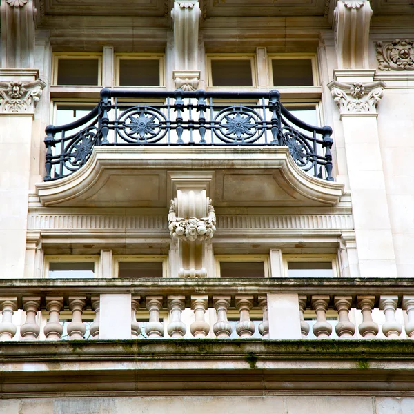 Arquitetura antiga exterior na Inglaterra londres europa parede e hist — Fotografia de Stock