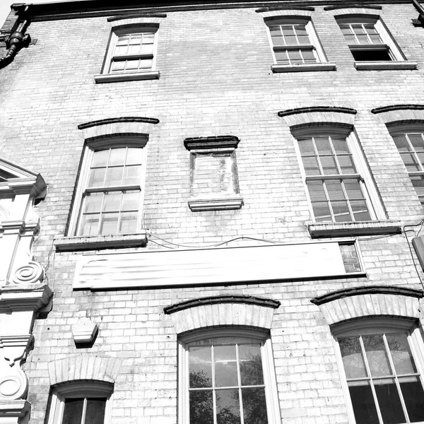 Arquitetura antiga exterior na Inglaterra londres europa parede e hist — Fotografia de Stock