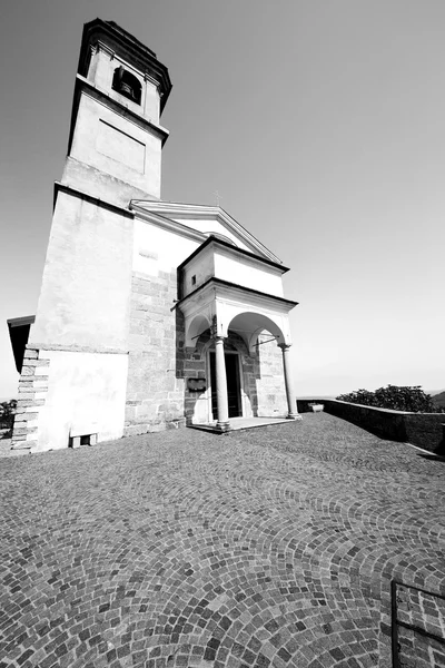 Monumento vecchia architettura in italia europa milano religione a — Foto Stock