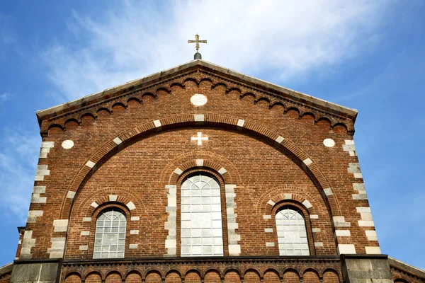 Rose window  italy  lombardy     in  the legnano old   church — Stock Photo, Image