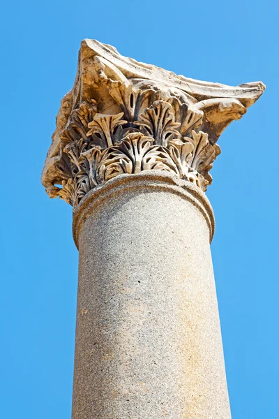 Колона в старому храмі і руїни — стокове фото