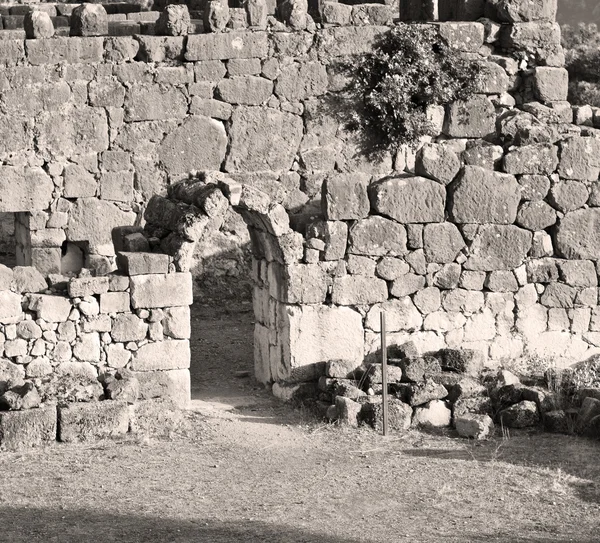 Ruinas piedra y teatro en antalya arykanda pavo asia cielo a — Foto de Stock