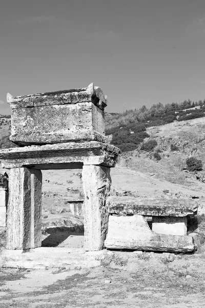 E a história do templo romano pamukkale construção antiga em como — Fotografia de Stock