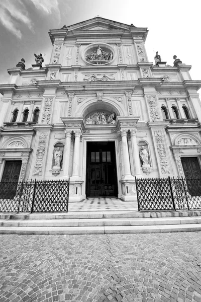 Yttre gamla arkitektur i Italien Europa Milano religion — Stockfoto