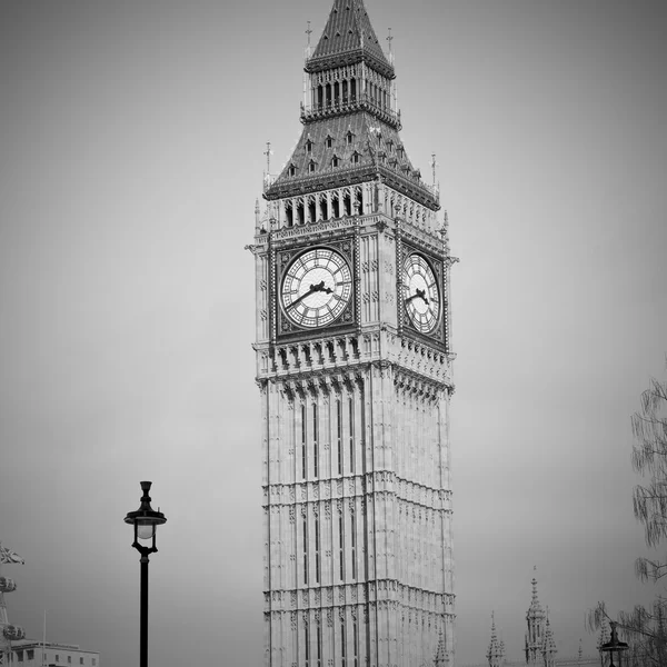 London big ben e construção antiga histórica inglaterra envelhecido cit. — Fotografia de Stock