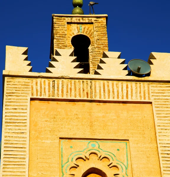 Geschiedenis in maroc Afrika minaret religie en de blauwe hemel — Stockfoto