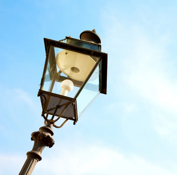 Abstrakt Europa i himlen av Italien lanternor och belysning — Stockfoto