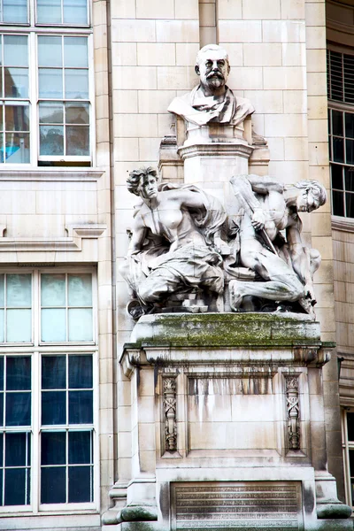 Marmor og statue i gammelt england – stockfoto