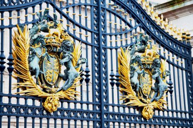 Londra İngiltere'de eski metal geçit Kraliyet Sarayı