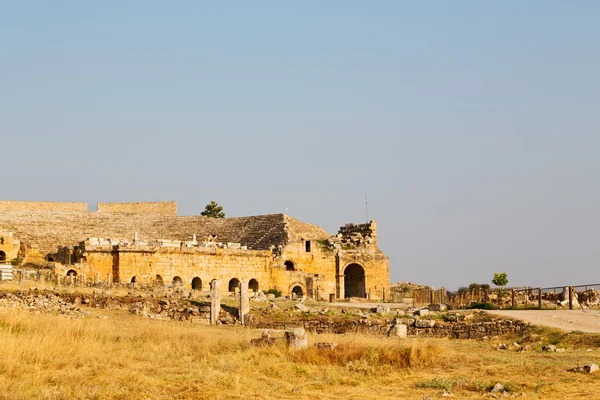 Αρχαιολογία pamukkale παλαιό κτίσμα — Φωτογραφία Αρχείου