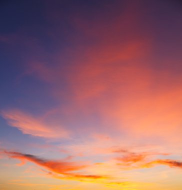  Kho tao Körfezi kıyılarının Güney Çin Denizi gündoğumu
