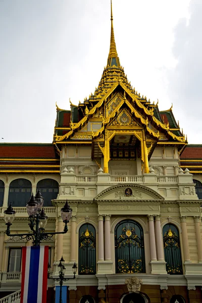 Tailândia em bangkok chuva templo abstrato lâmpada de rua f — Fotografia de Stock