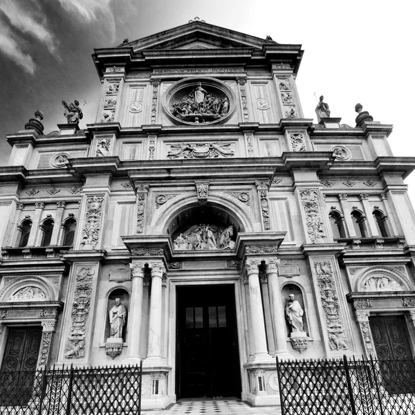Kultur gamla arkitektur i Italien Europa Milano religion en — Stockfoto