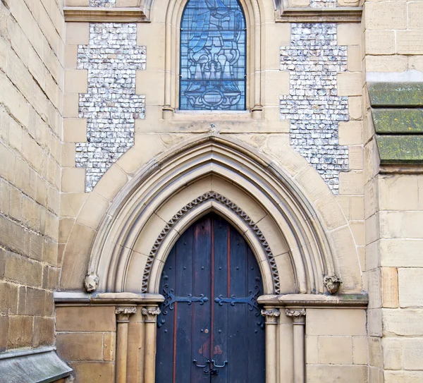 Drzwi southwark katedry w Londynie Anglii starej konstrukcji i — Zdjęcie stockowe