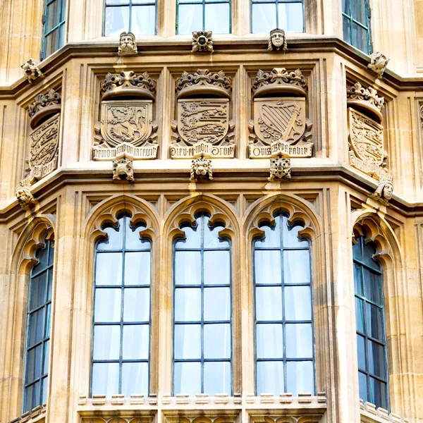 Velho em londres histórico parlamento vidro janela structu — Fotografia de Stock