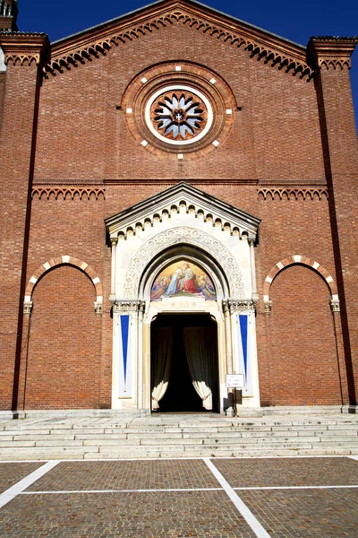 Lombardía en la antigua iglesia de Castellanza cerrado — Foto de Stock