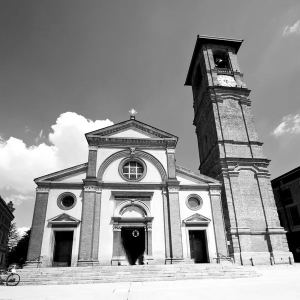 Arquitetura antiga exterior em itália europa milan religião — Fotografia de Stock