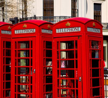 telefon İngiltere'de Londra eski kutusu klasik İngiliz simgesi
