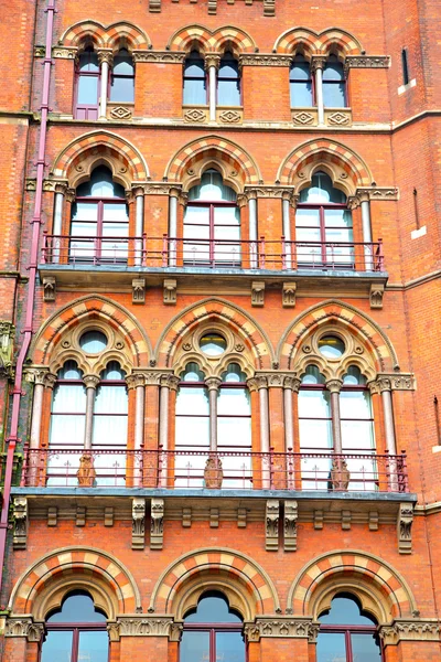 Arquitectura antigua en Londres y exterior de ladrillo — Foto de Stock