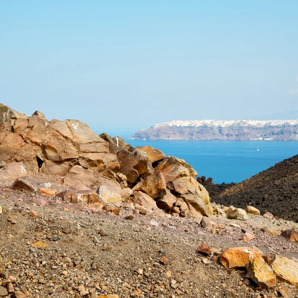 Vulkanische grond in Europa santorini Griekenland hemel en mediterrane s — Stockfoto