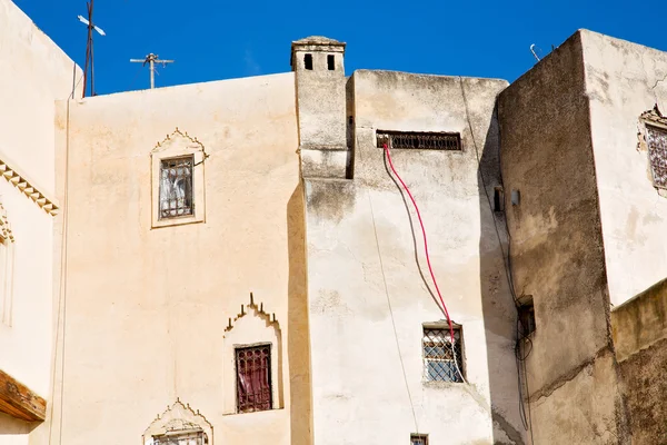 Construcción de terrenos de morocco y el cielo —  Fotos de Stock