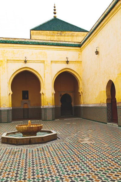 Fountain in morocco antique construction  mousque palace — Stock Photo, Image