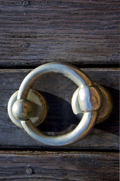 门环棕色西班牙兰萨罗特岛木 — 图库照片