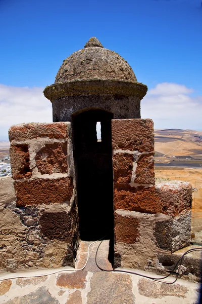 Lanzarote  spain the old wall castle  sentry tower and door  in — Stock Photo, Image