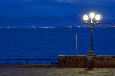 sokak lambası ampul gökyüzü Akdeniz Napoli