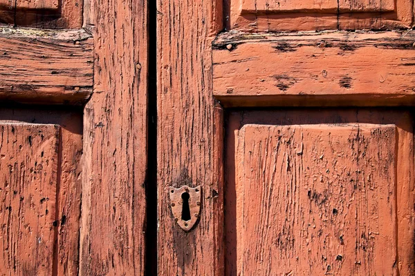 Drzwi w stare Włochy — Zdjęcie stockowe