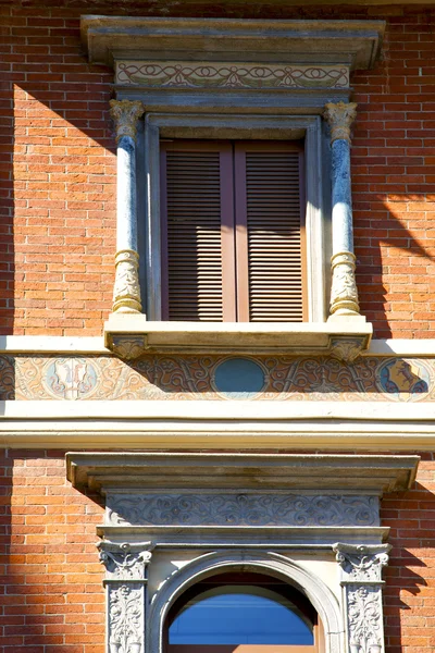 Old wall window in the   centre   of  lugano Switzerland Swiss — Stock Photo, Image