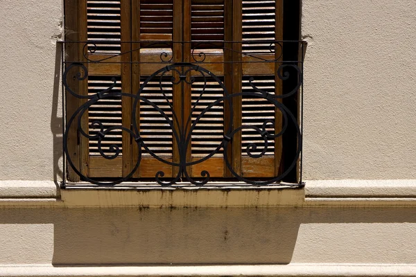 Altes Fenstergitter und Schatten — Stockfoto