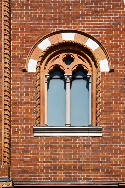 Abbiate 教会イタリアのヴァレーゼ バラ窓 — ストック写真