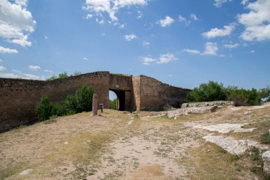 Dağlardaki tapınak kalıntıları