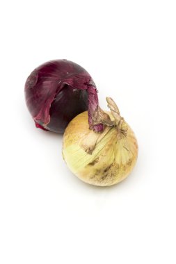 beyaz zemin üzerine soğan