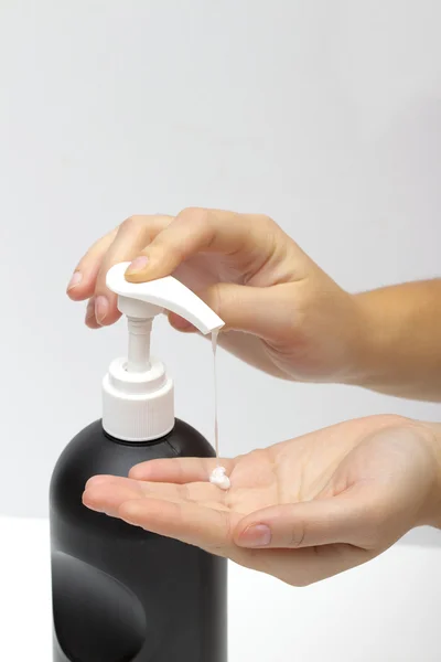 Shampoo sullo sfondo bianco — Foto Stock