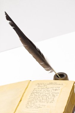 Beyaz arka plan üzerinde kitap