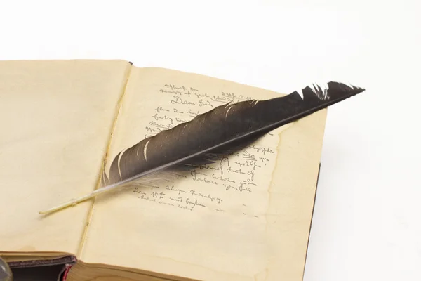 Beyaz arka plan üzerinde kitap