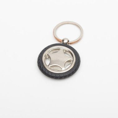 beyaz zemin üzerinde tekerlek