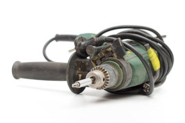 Beyaz arka plan üzerinde matkap