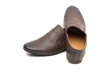 Beyaz arkaplanda ayakkabılar