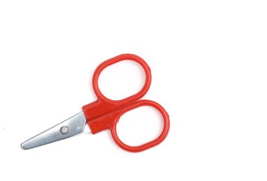 Beyaz arkaplanda makas