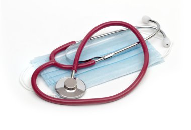 Beyaz arkaplanda steteskop