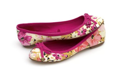 Beyaz arkaplanda ayakkabılar