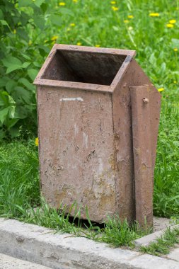 urn beyaz zemin üzerine