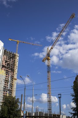 beyaz zemin üzerine inşa